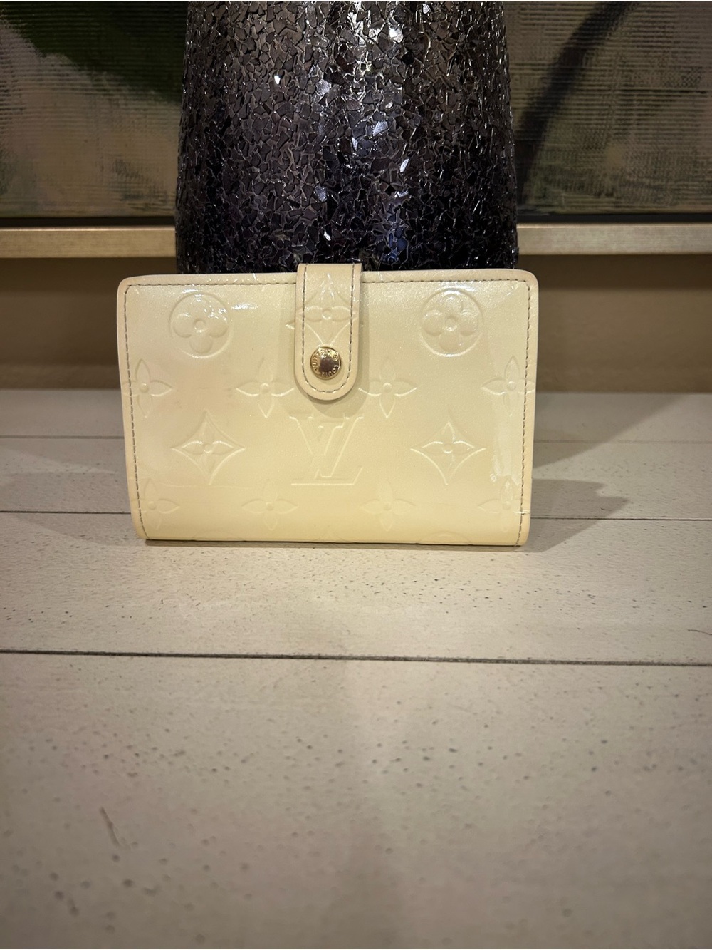 Louis Vuitton Vernis French Purse in Perle